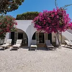 Traditional 3 Bedroom With Great Pool In The Heart Of Villa *
