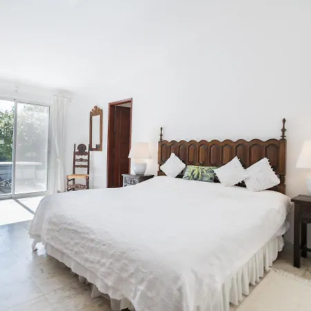 Traditional 3 Bedroom With Great Pool In The Heart Of Villa