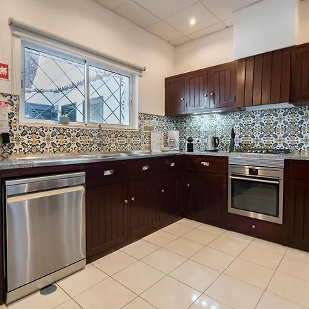 Traditional 3 Bedroom With Great Pool In The Heart Of * Vale do Lobo