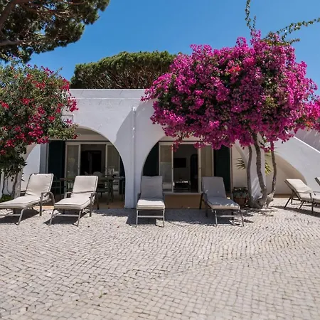 Traditional 3 Bedroom With Great Pool In The Heart Of Vila *