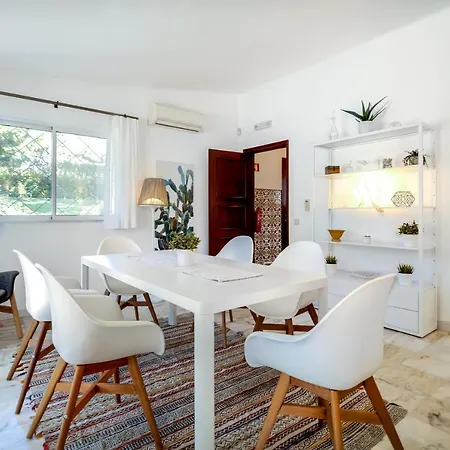Traditional 3 Bedroom With Great Pool In The Heart Of Villa Vale do Lobo