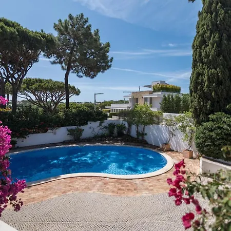 Traditional 3 Bedroom With Great Pool In The Heart Of Villa