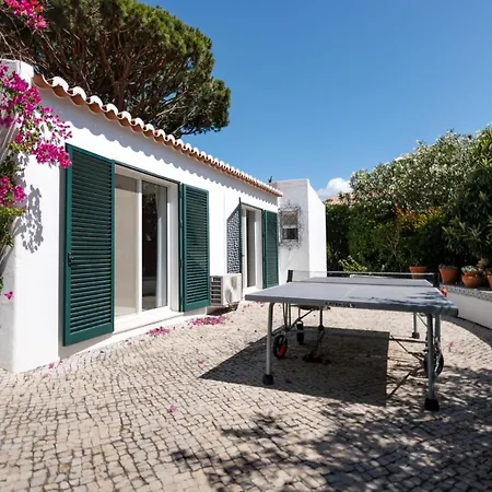 Villa Traditional 3 Bedroom With Great Pool In The Heart Of Vale do Lobo
